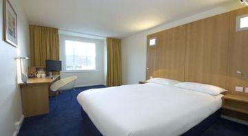Ramada Encore York Extérieur photo
