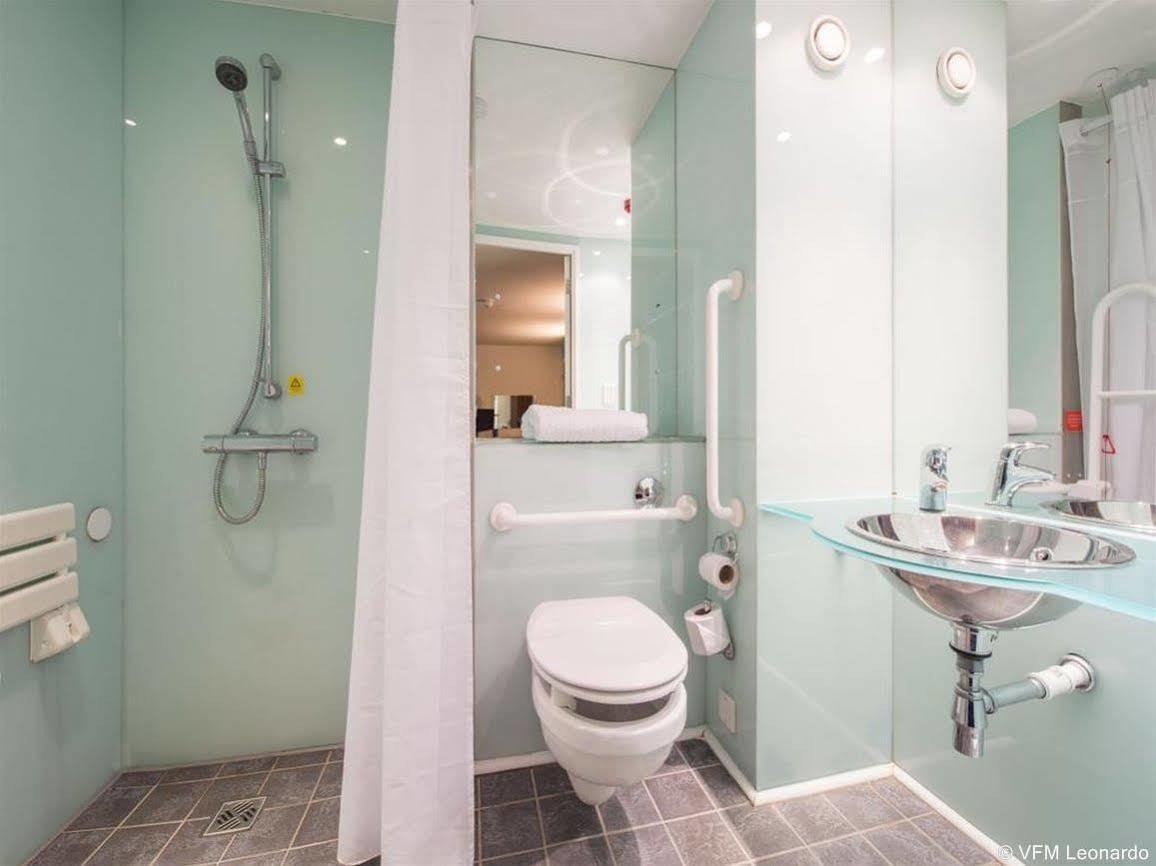 Ramada Encore York Extérieur photo