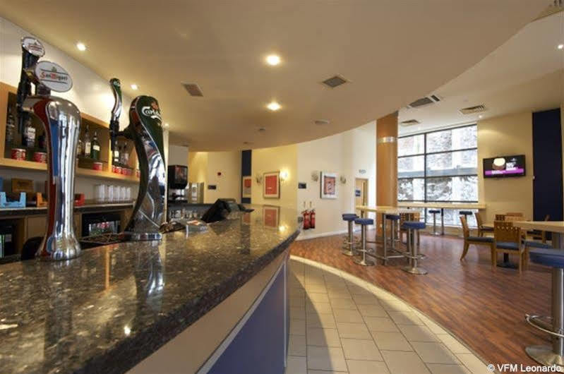 Ramada Encore York Extérieur photo